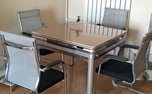 康乐全自动康乐康乐麻将机安装现场